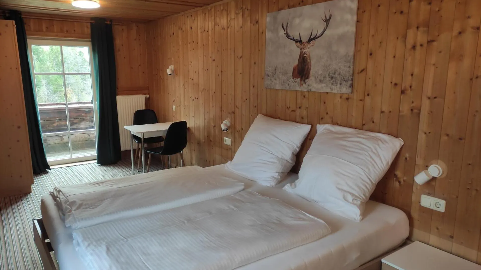 Bed & Breakfast Pension Weisser Hirsch Fussen