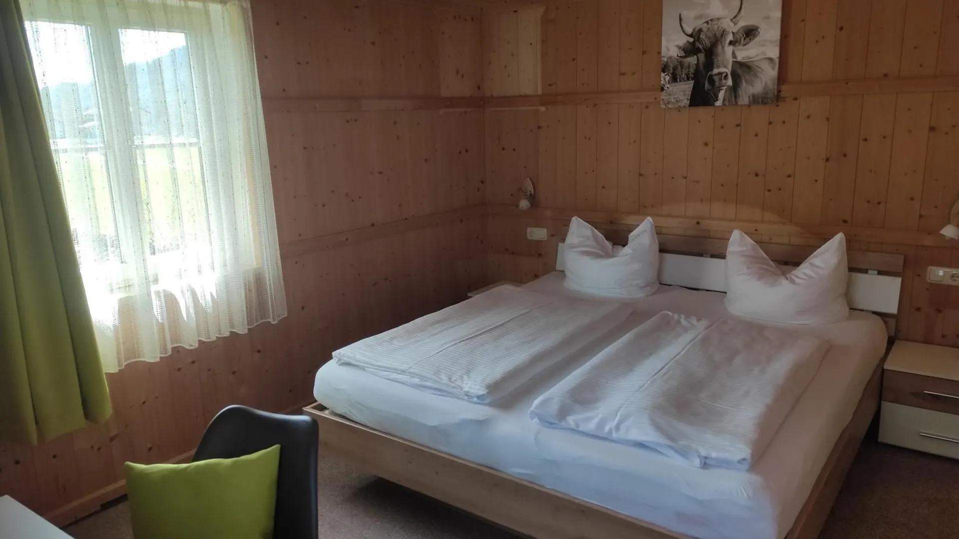 Bed & Breakfast Pension Weisser Hirsch Fussen