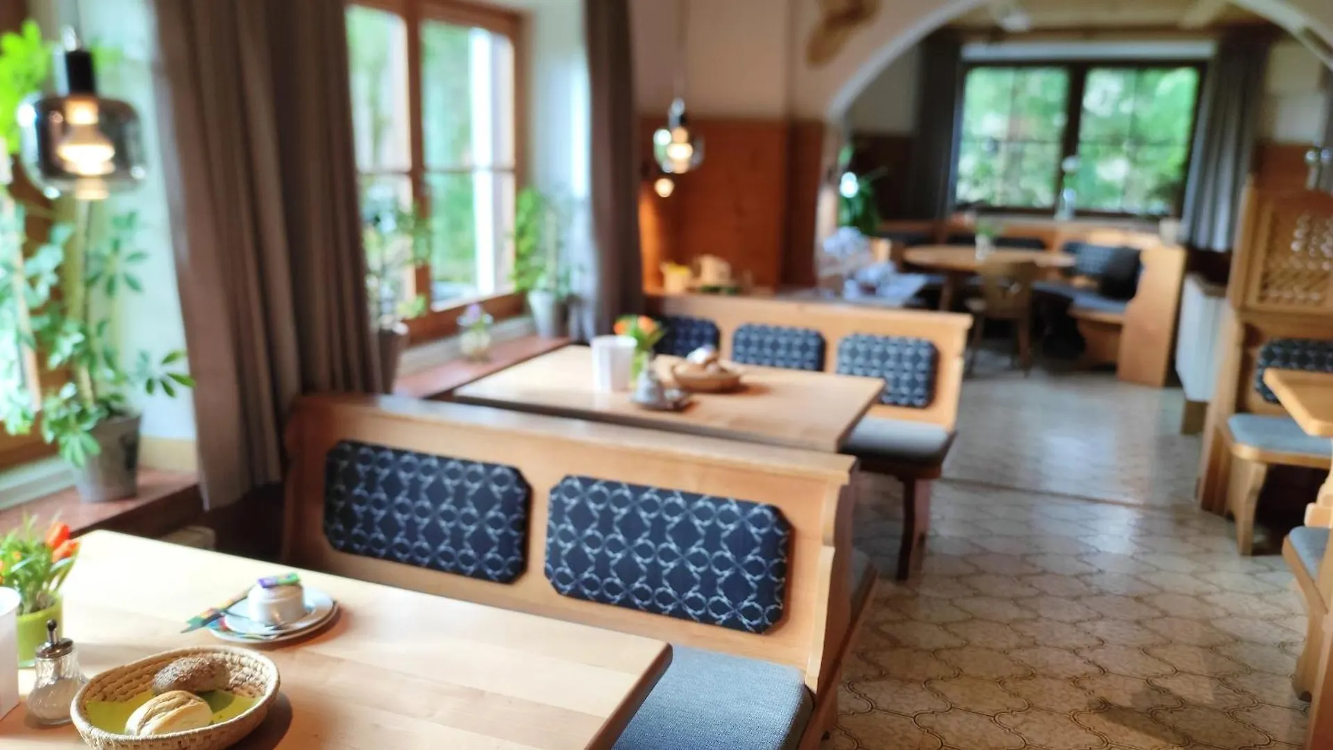 Pension Weisser Hirsch Fussen 3*,